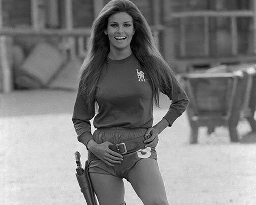 A Look Into Raquel Welch’s Life Through Rare Vintage Photos