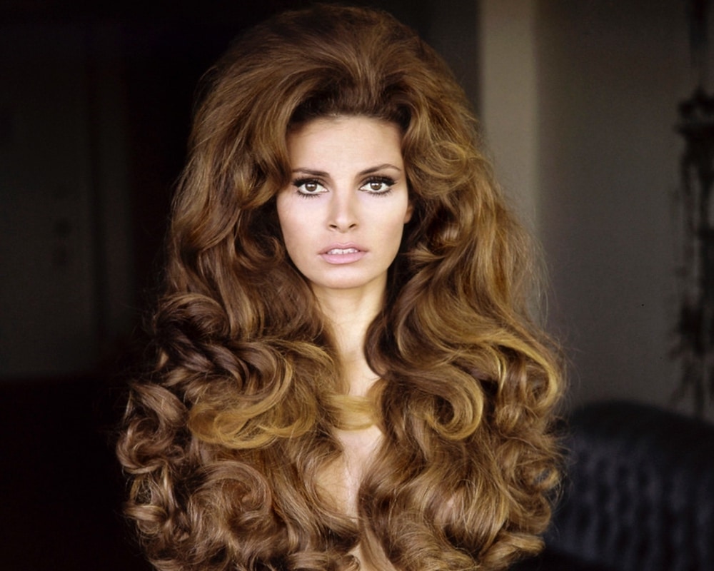 A Look Into Raquel Welch’s Life Through Rare Vintage Photos